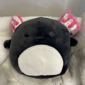 Squishmallows 5“ Jaelyn the Black Axolotl butt tags